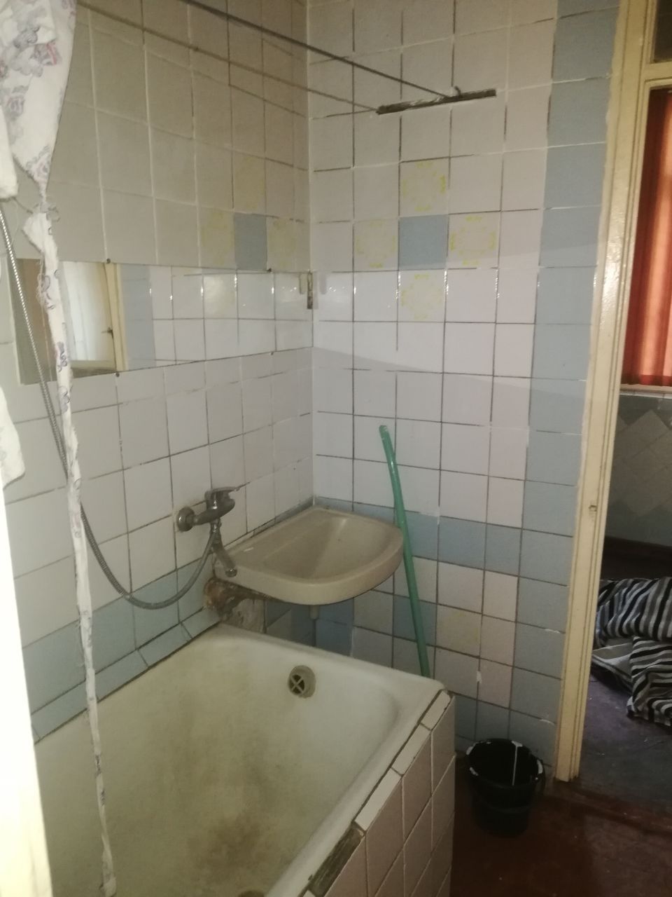 3 хонали квартира слтилади 1 этаж