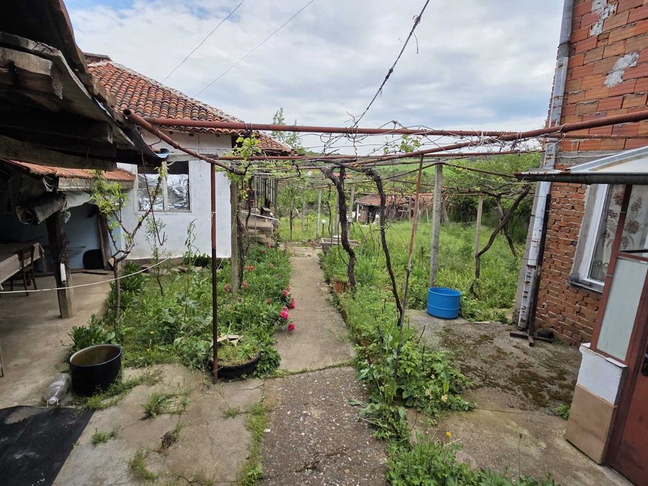 Продава се Къща в с. Катрище, Област Кюстендил - 170 кв.м за 240 €/кв.м - Снимка #4