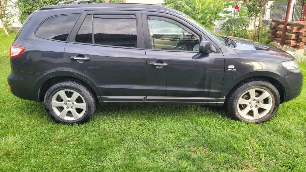 Vând Hyundai santa fe