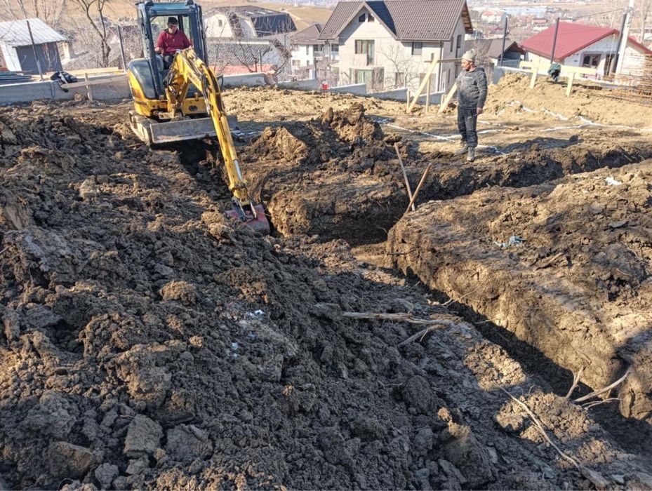 Inchiriez miniexcavator iasi