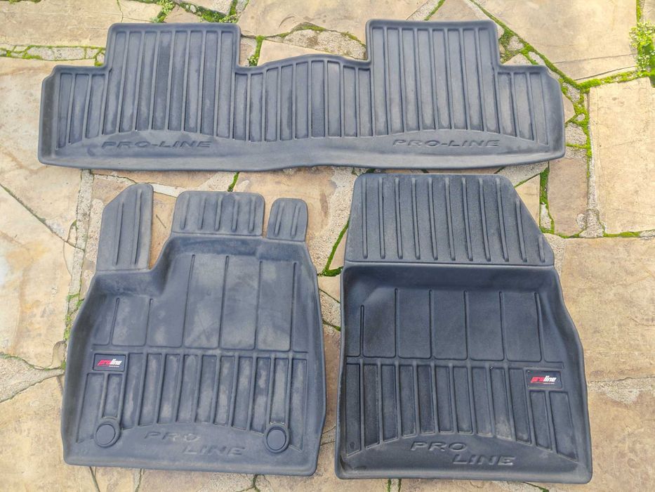 Стелки гумени и мокетени за Renault Megane E-tech