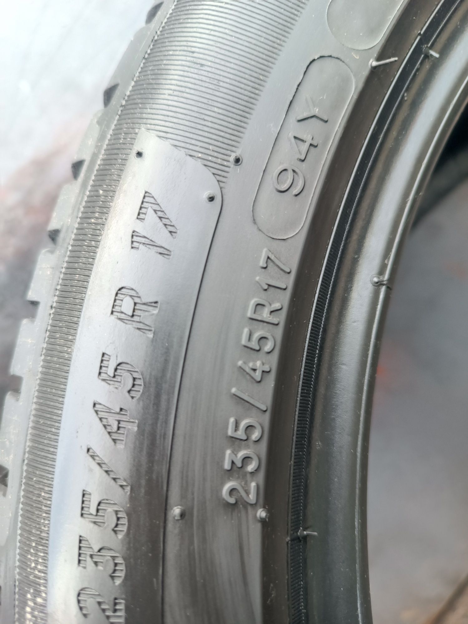 235/45/17 Michelin
