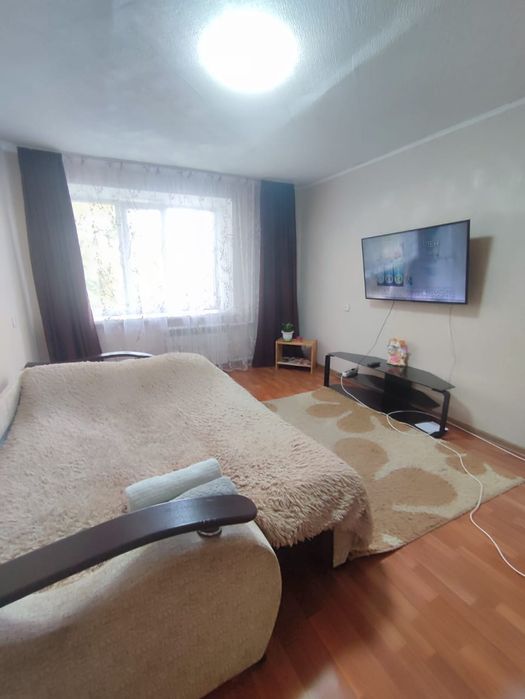 Сдам квартиру посуточно 1 ком.Центр Школьник