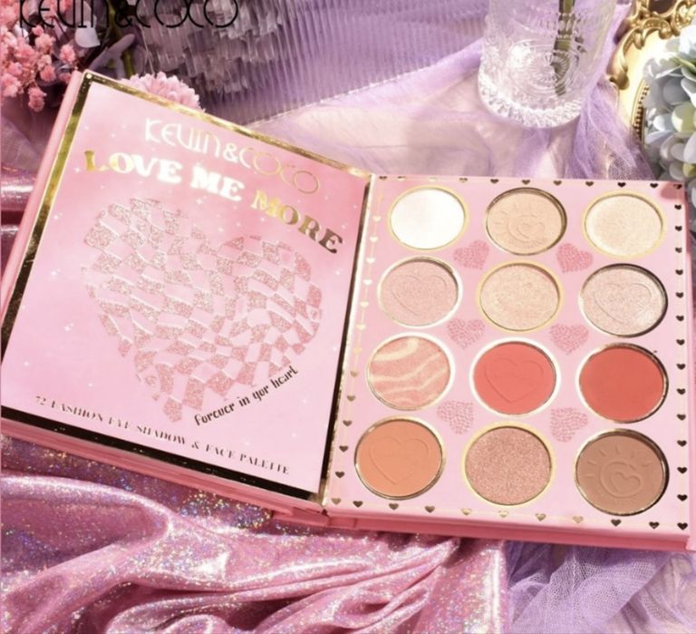 Палитри сенки, ружове, контури - всичко в 1