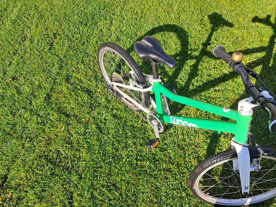 WOOM 4 bicicleta si casca