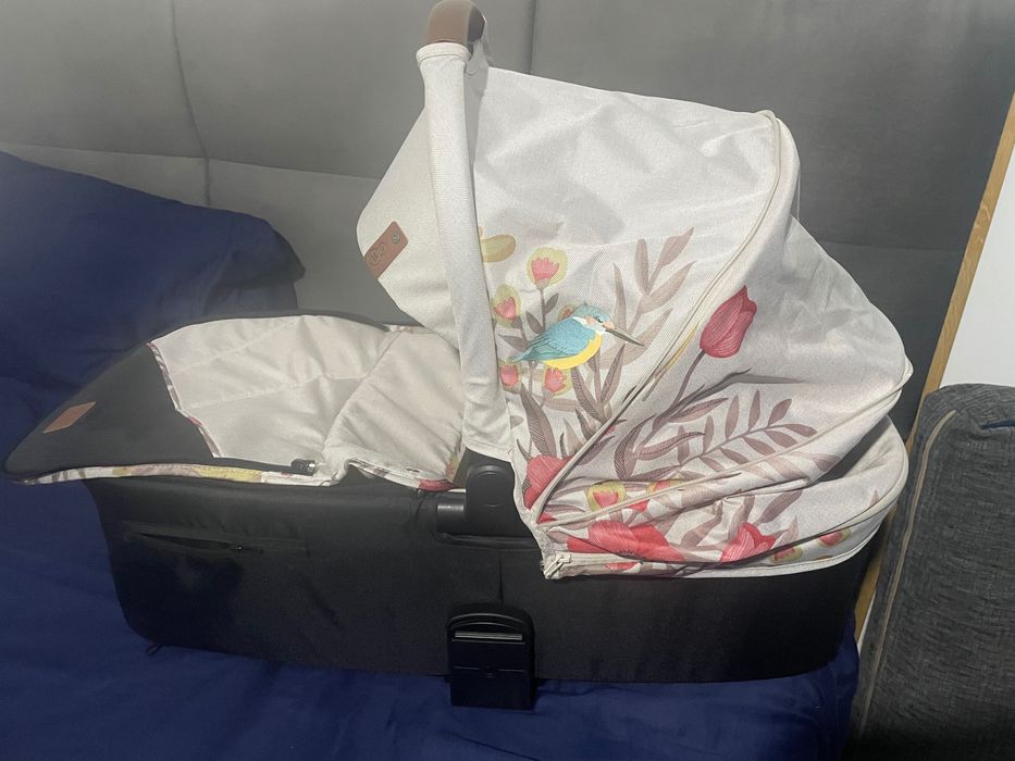 Бебешка количка с два коша