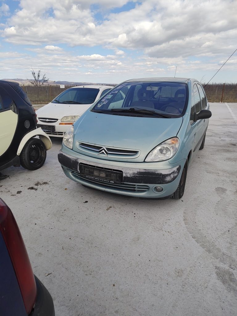 Dezmembrez Citroen Xsara Picasso