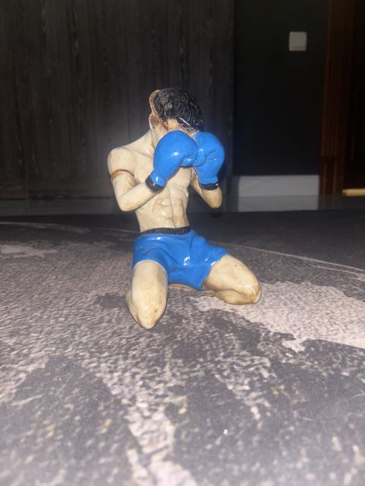 Статуэтка тайского боксера