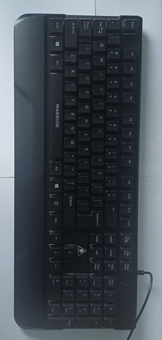 Tastatura de gaming cu fir