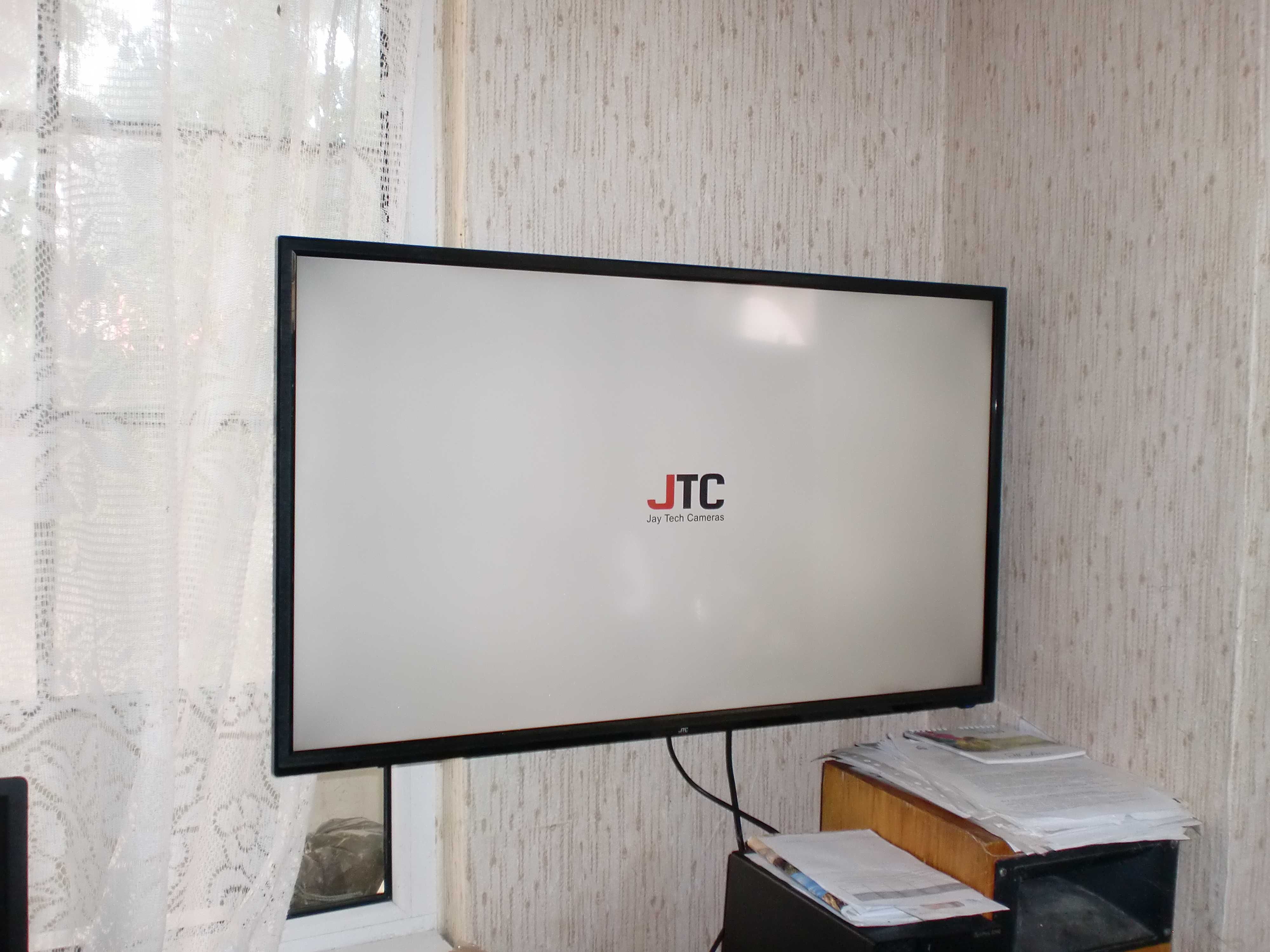 Продавам  телевизор JTC 40” FULL HD 1080P. LED TV Модел: jtc genesis 4