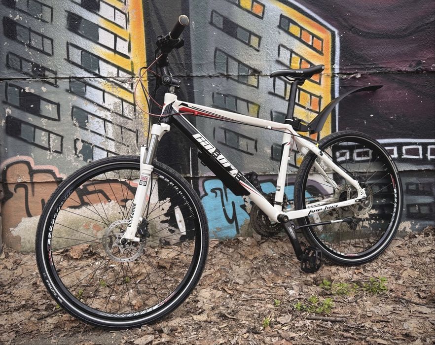 Bicicleta MTB Calibre TwoTwo White 26”/Frane Hidraulice/Rock Shox/WTB