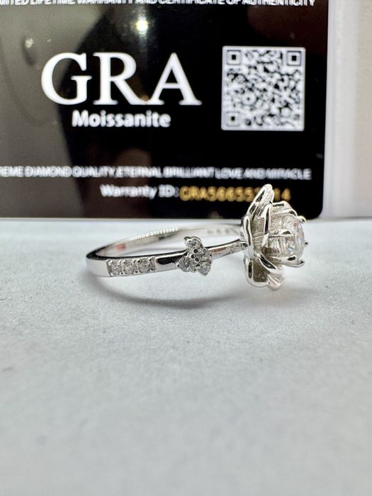 Сребърен пръстен с мойсанит (Диамант) 0.5 карата