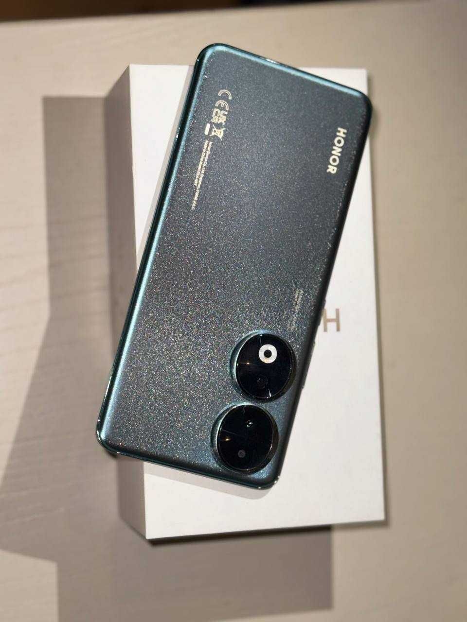 Като нов Honor 90 5G 12 GB RAM 512 GB ROM
