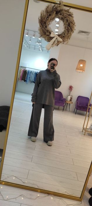 СРОЧНО Продам теплый трендовый костюм