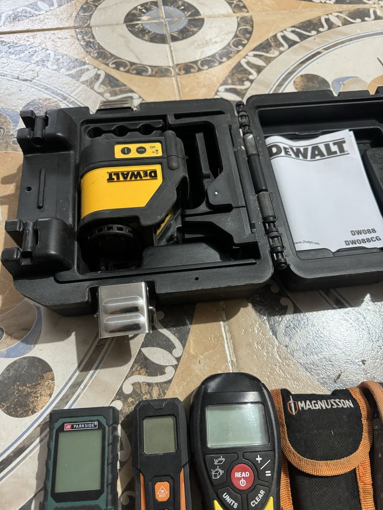 Laser dewalt si telemetru stanley