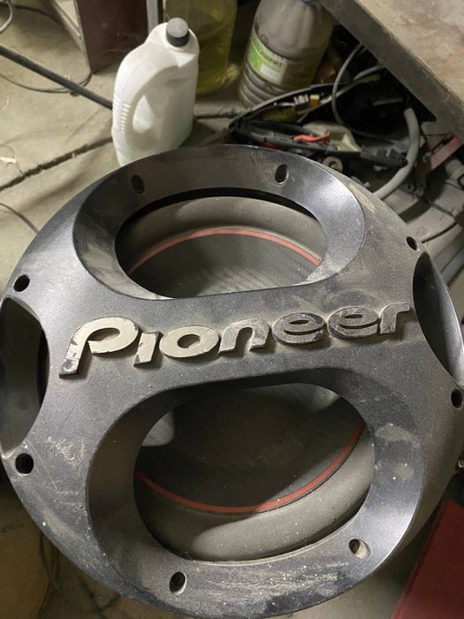 Продам сабвуфер с усилителем торг