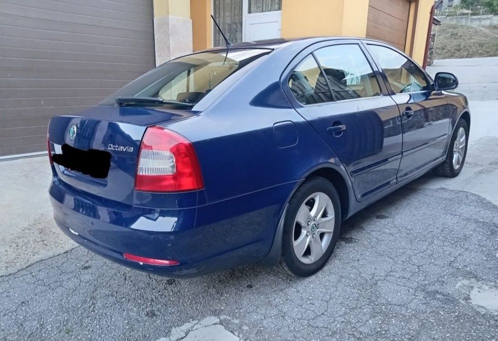 Dezmembrez Skoda octavia 2 facelift 1.6 tdi 105 cp cayc albastru LF5A