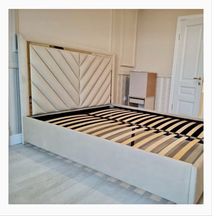 Шикарная кровать 180×200 — цвет слоновая кость с золотом