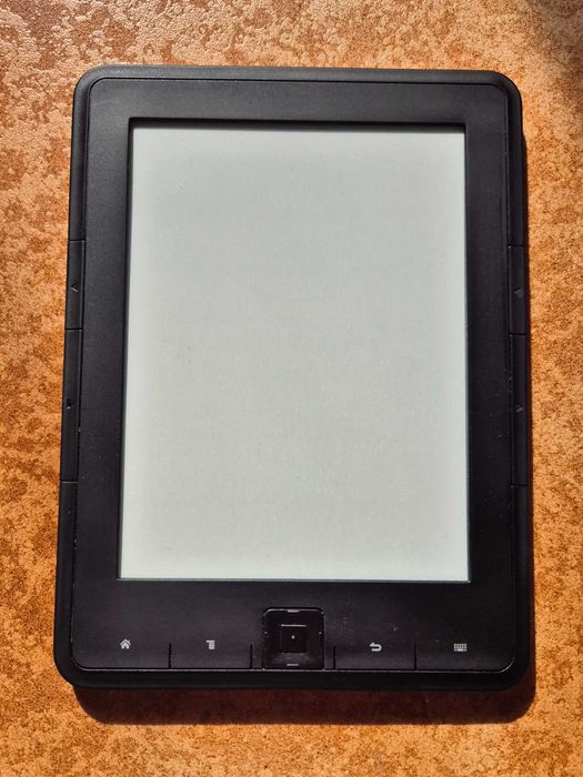 E-book Reader cu E-ink display in cutie