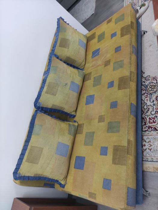 Продам диван тахта