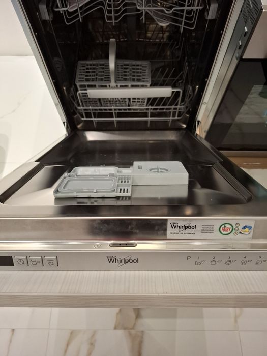 Съдомиялна Whirlpool