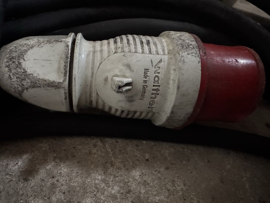 Cabluri trifazice de 10,15,20 metri