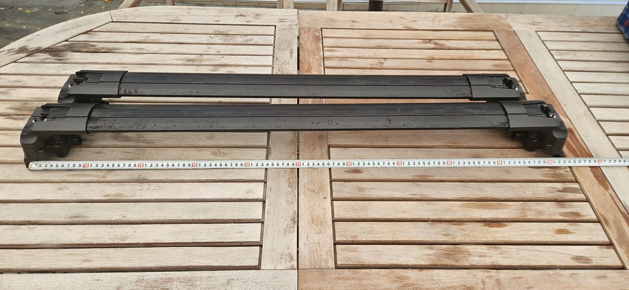 Продавам напречни греди / стойки за багажник за таван (рейки)