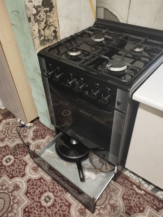 Prodayotsa gaz plita Gefest