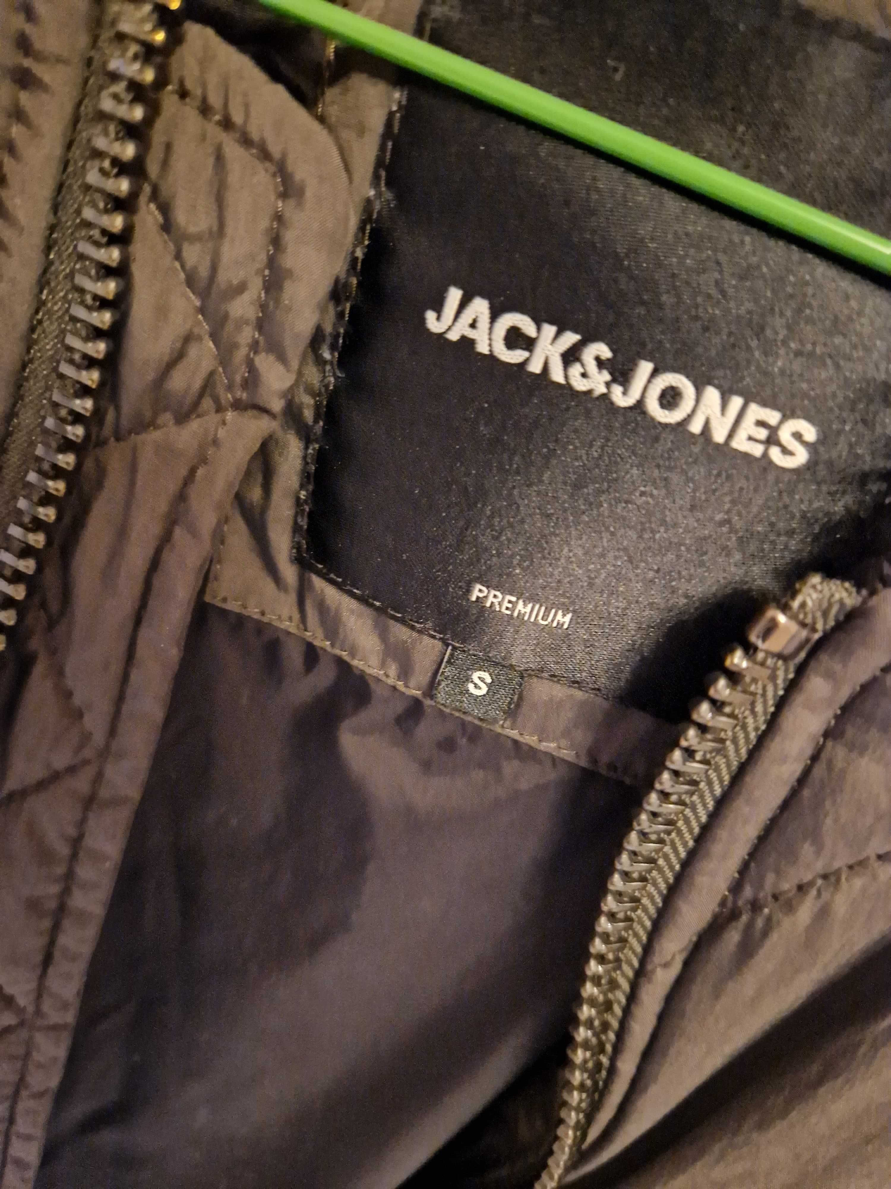 Geaca Jack & Jones baiat 1.65-1.70 / barbat S, stare excelenta