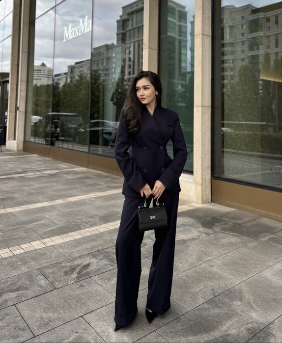 Женский новый костюм