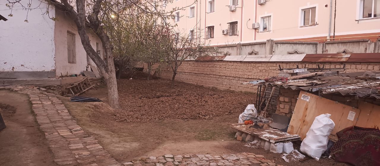 Участка сотилади СРОЧНО Арзонга Тупикда
