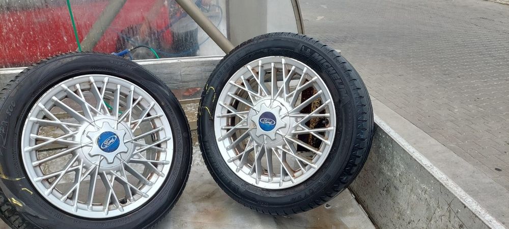 vand jante ford 4 gauri