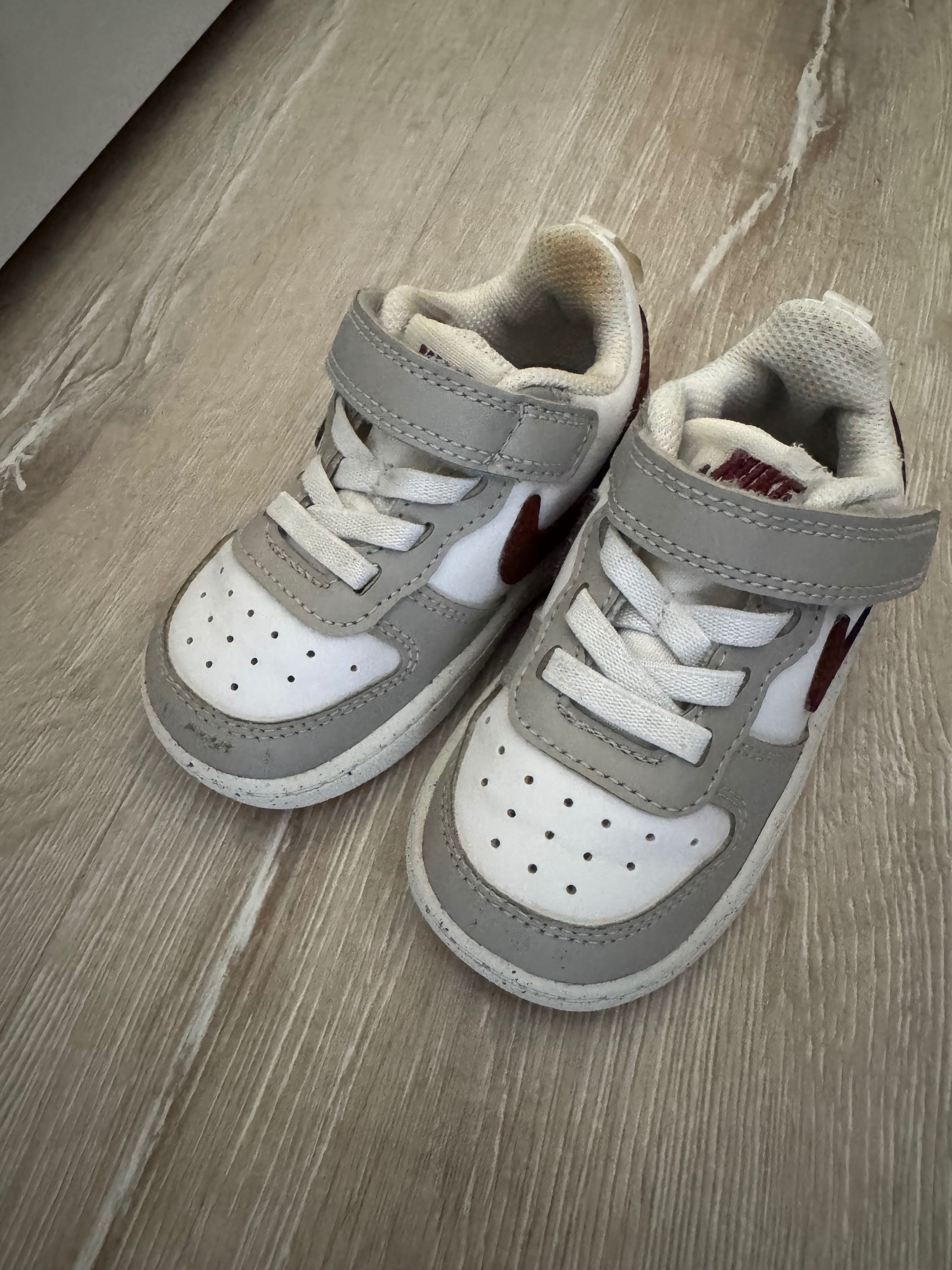 Маратонки Nike размер 21