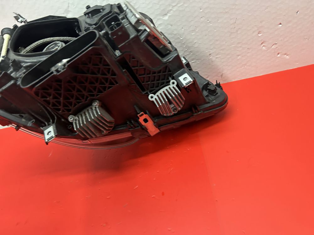 Far faruri bmw F10 F11 seria 5 LCI bi xenon adaptiv stanga 2013-2016