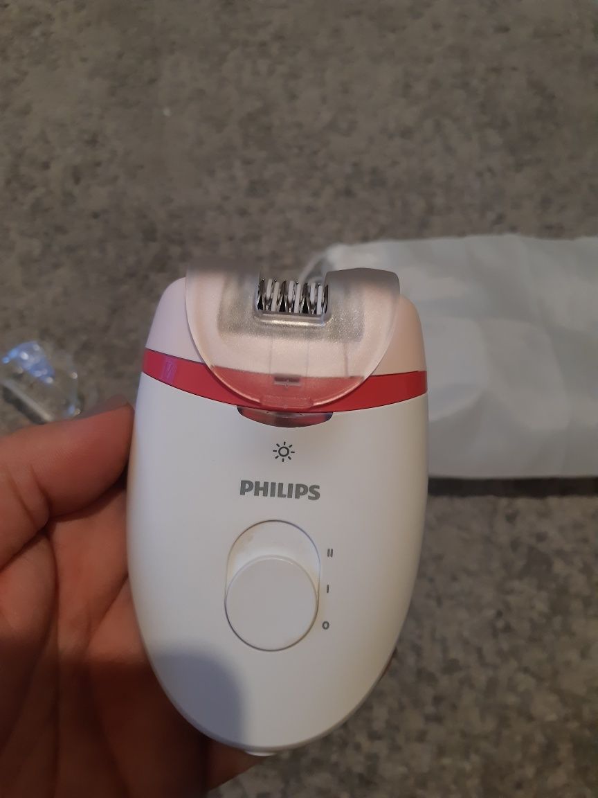 Epilator Phillips cu masaj și lumina