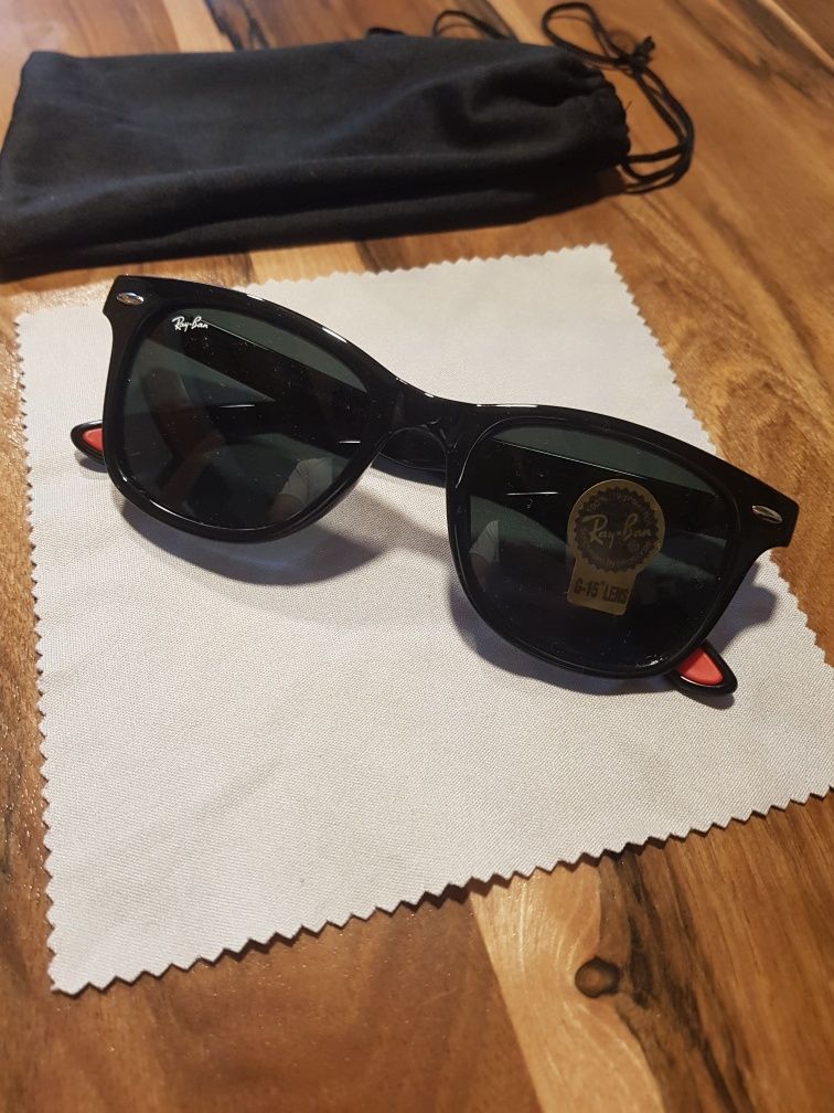 Ray-Ban Wayfarer Ferrari