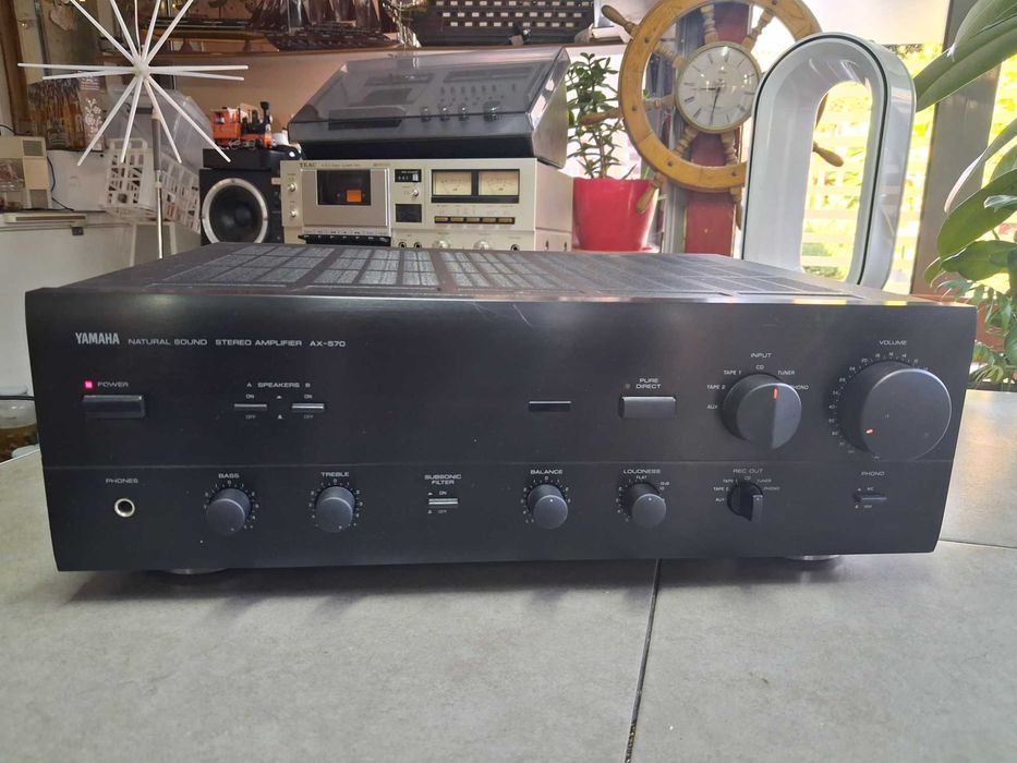Yamaha AX-570 stereo amplifier