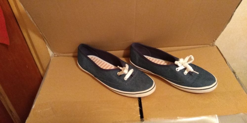 Tenesi / Bascheti Jeans F&F ,a dusi din UK , mas. UK6- EU39