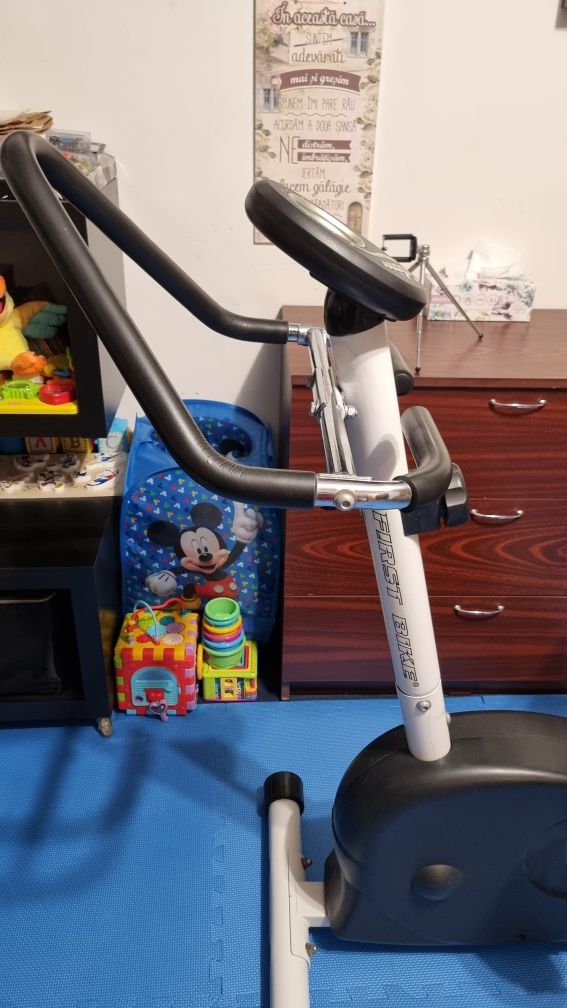 Vând Bicicleta fitness