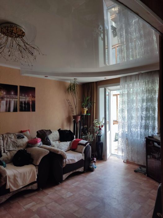 Продается 3 комнатная квартира в теплом кирпичном доме р-н Атлантида