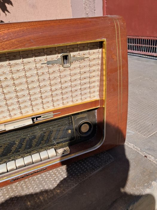 Aparat radio cu lămpi