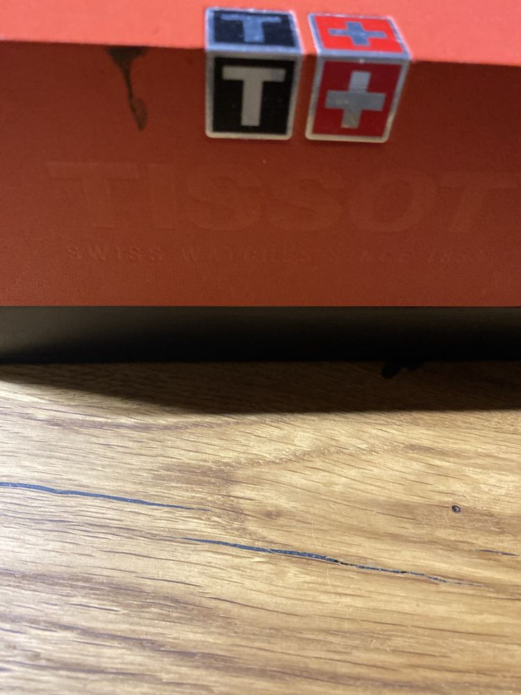 Часовник Tissot оригинален ,запазен