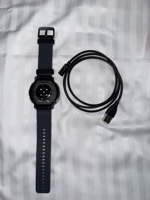 Vând CEAS Smartwatch Polar Vantage V3 LTE, nou, neactivat.