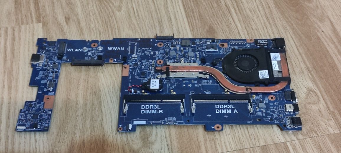 Placa de baza Dell Latitude 3350 - intel 3215u - Stare Perfecta