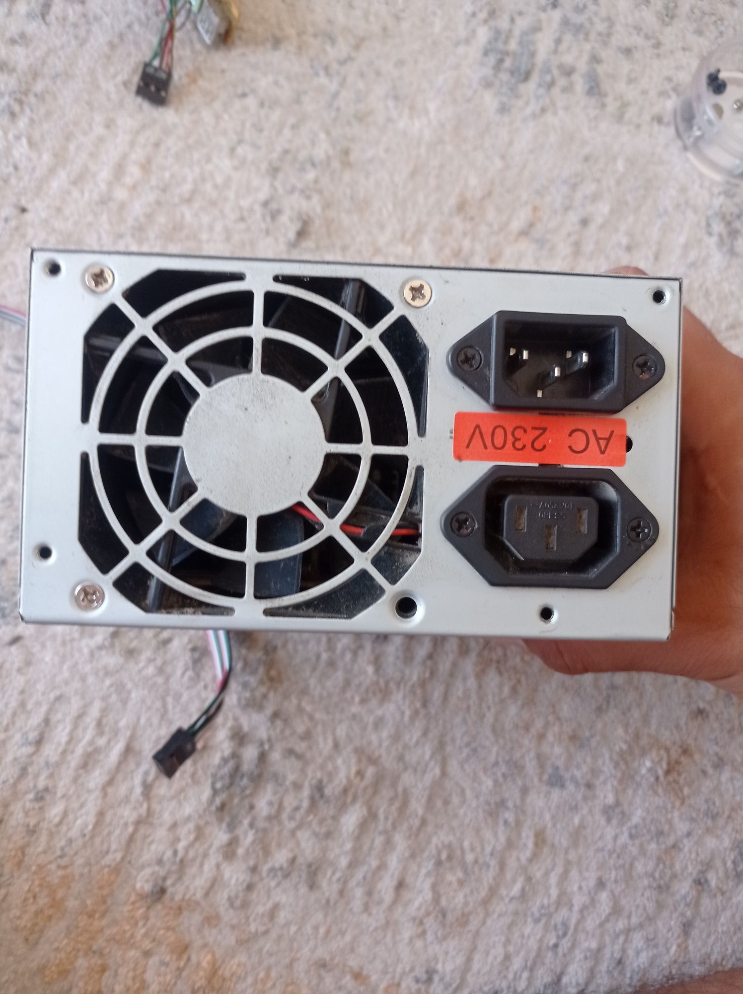 Продаётся блок питания на 400w