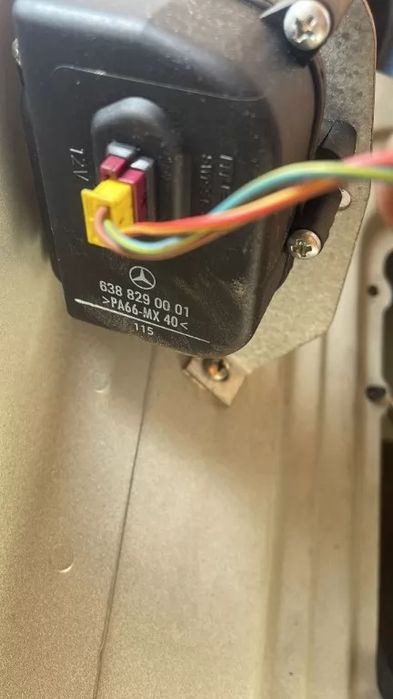 Motoraș macara acționare geam spate Mercedes vito w638