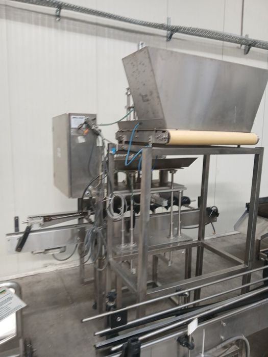 Полу-автоматична машина за пълнене на плодове и зеленчуци