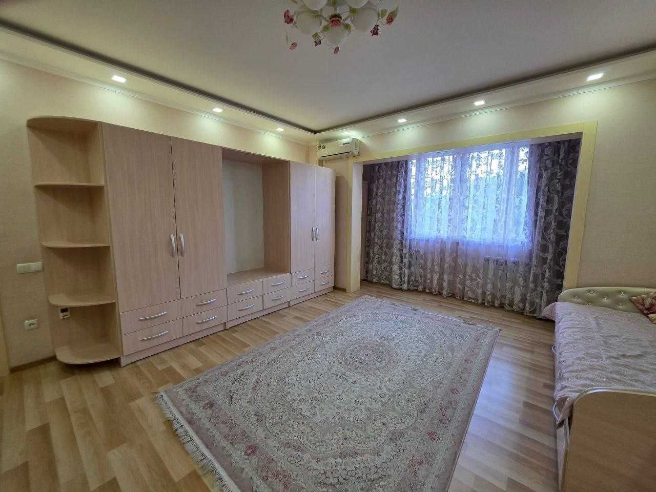 Продаётся квартира
Массив Мавлоно Риезий Паркентский
