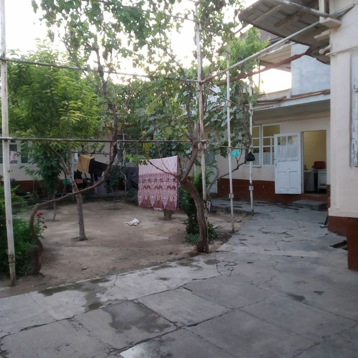 Мискин маҳалла 
2 тарафидан кўчалий
4.55 сотх, 9 хона уй