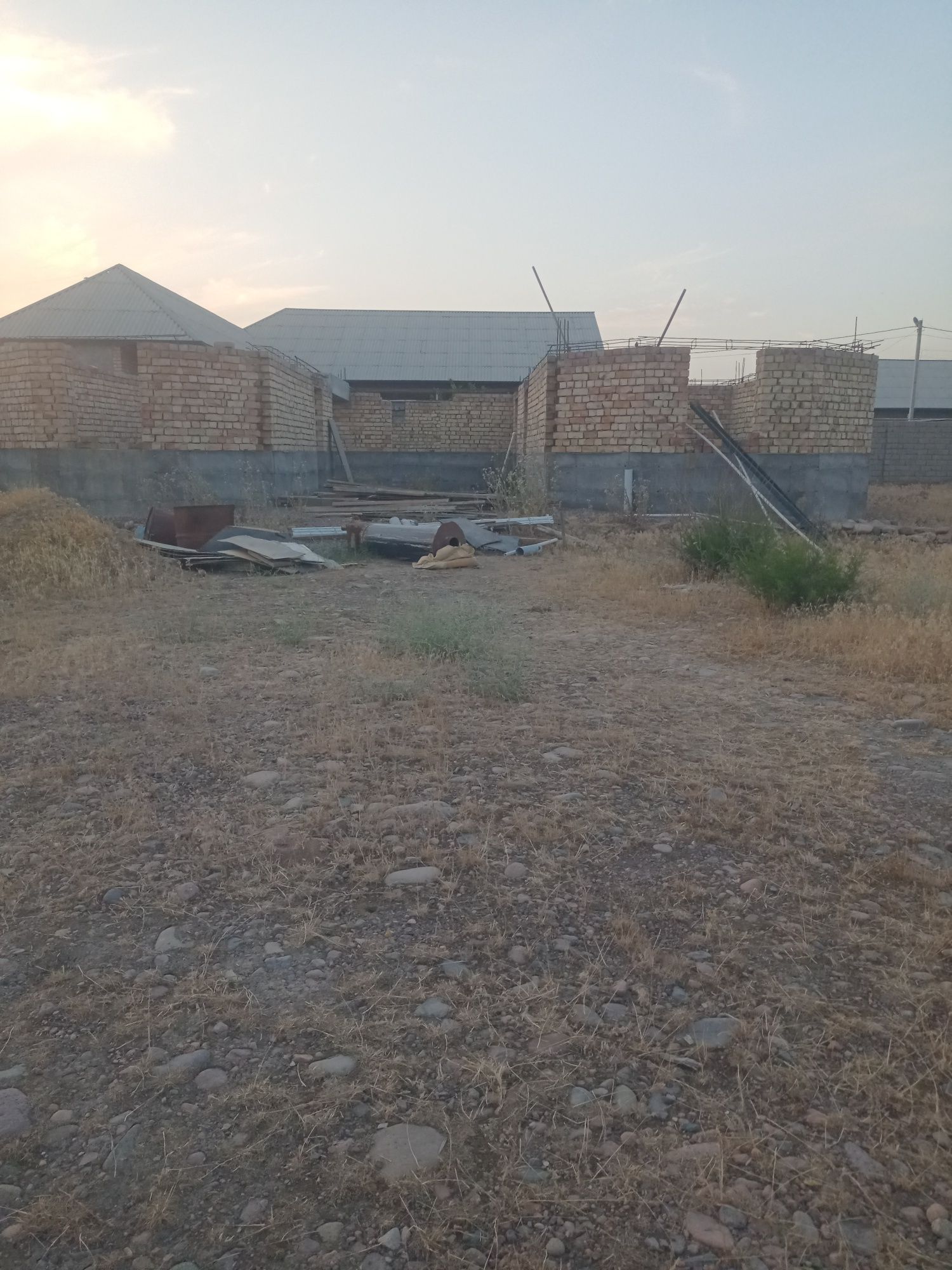 Участка сотилади 80000$